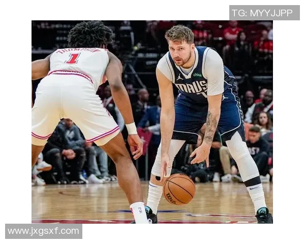 东契奇狂砍73分刷新现役得分纪录独行侠力克太阳终结其11连胜之路 东契奇狂砍73分刷新现役得分纪录独行侠力克太阳终结其11连胜之路